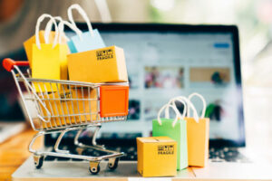 الفرق بين Amazon FBA و FBM